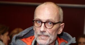 Александр Гордон женился на 23-летней художнице