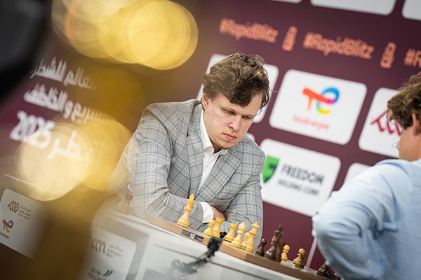 Артемьев лидирует на чемпионате мира по рапиду в Катаре