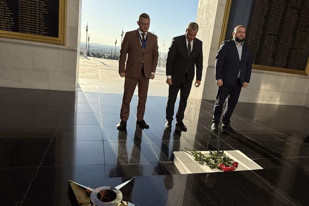 Белорусская делегация почтила память героев Мьянмы в Нейпьидо