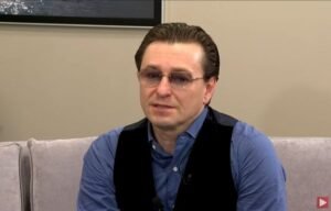 Безруков требует полмиллиона с продавца масок с его лицом