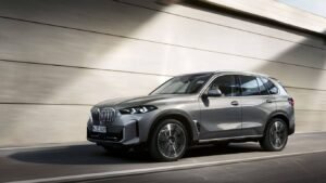 BMW отзывает премиальные кроссоверы из-за дефекта приборной панели