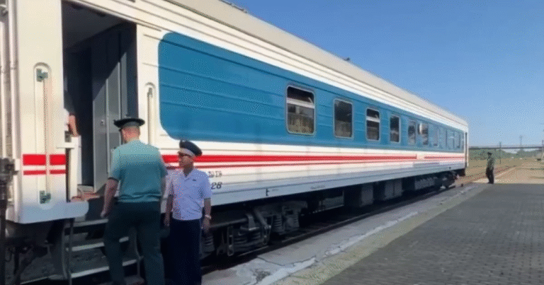 Более 50 человек отравились газом в поезде в Алма-Ате