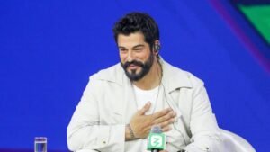 Бурак Озчивит отпраздновал 41-й день рождения с семьей