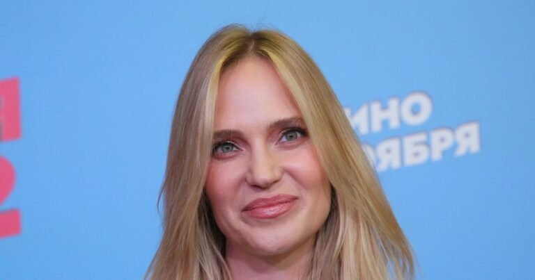 Дочь Глюкозы кардинально сменила имидж: из милой блондинки в мрачного гота