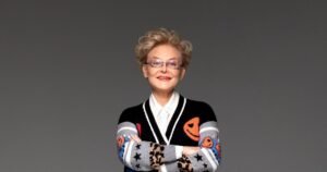 Елена Малышева опровергла понятие выгорания и провела экскурсию по роскошной ванной