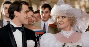 Фильм «Ширли-Мырли»: комедия о мечтах и противоречиях 1990-х