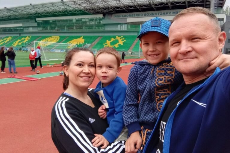 «Формула семейного счастья»: Михаил и Екатерина Дудниковы о секретах воспитания крепких детей