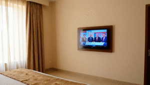 Генконсульство РФ в Хургаде призвало отели отказаться от украинских каналов