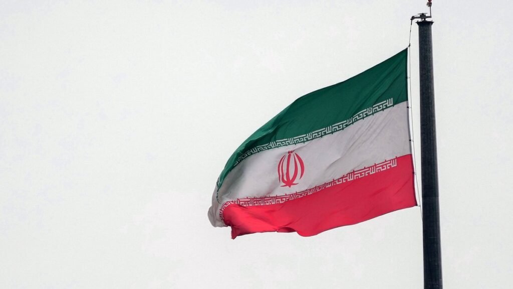 Глава ЦБ Ирана покинул пост на фоне кризиса национальной валюты