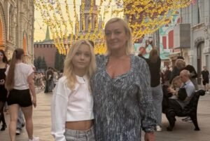 Яна Рудковская выселяет семью фигуристки Костылевой из Академии Плющенко