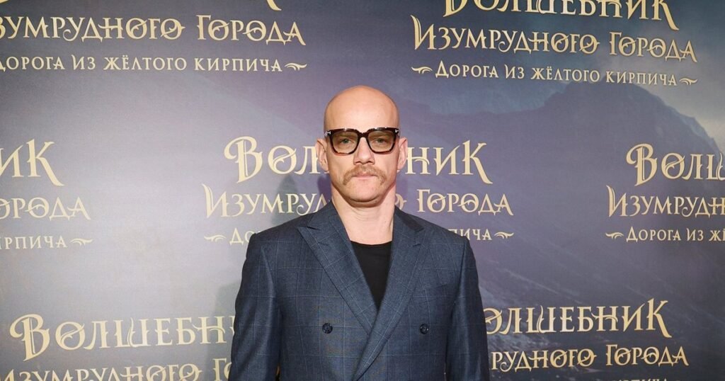 Юрий Колокольников в смелом образе для глянца: фото