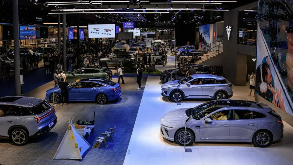 Китай одобрил первые авто с автопилотом уровня L3