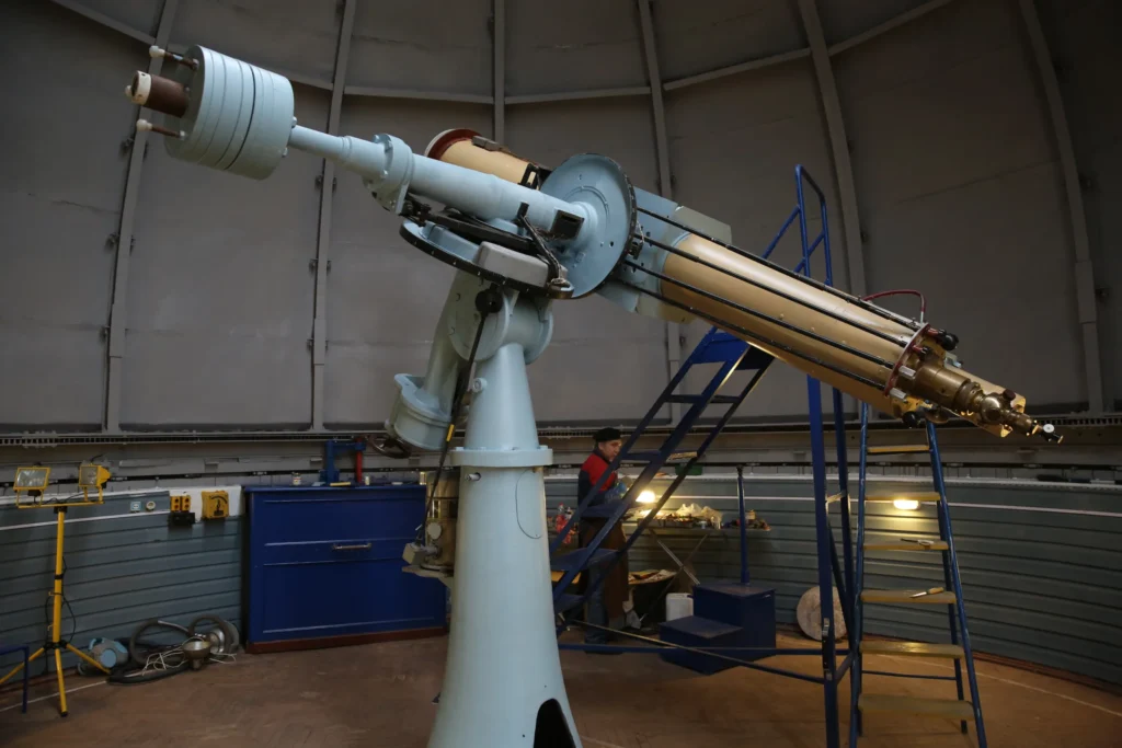 Комета 3I ATLAS: уникальные свойства и тайны межзвездного объекта