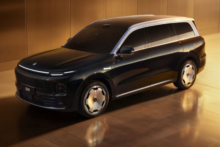 Кроссовер Leapmotor D19: роскошный салон и передовые технологии
