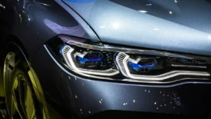 Кто чаще всего режет поток без поворотника: результаты исследования