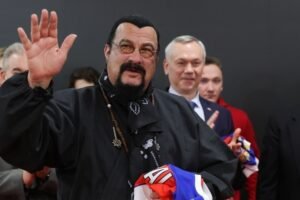 Кубок Первого канала: Россия доминирует, Сигал в раздевалке, Ротенберг с кувалдой