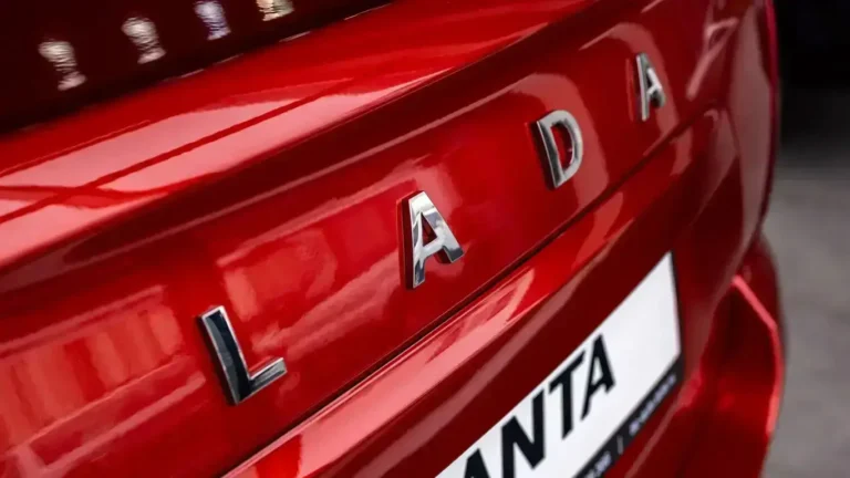 Lada Granta - королева бюджетного сегмента: лидерство в РФ