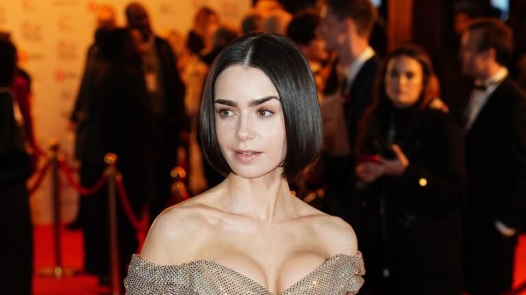 Лили Коллинз о финале «Эмили в Париже»: неожиданный поворот