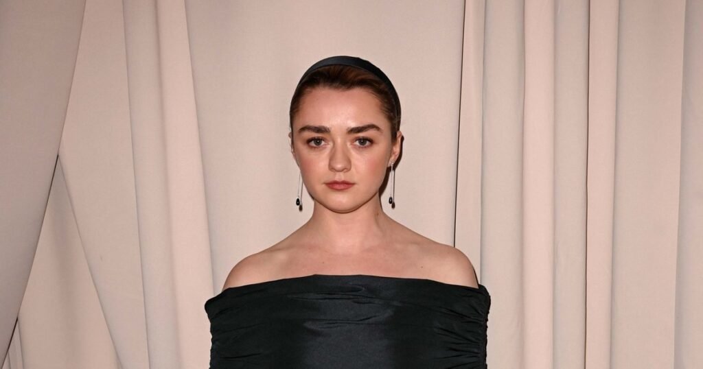 Мэйси Уильямс из «Игры престолов» опубликовала откровенные фото с отдыха в Италии