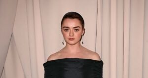 Мэйси Уильямс из «Игры престолов» опубликовала откровенные фото с отдыха в Италии