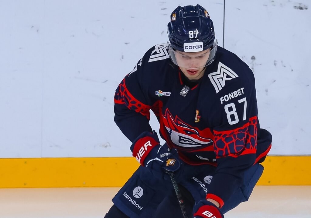 Металлург вырвал победу у Автомобилиста в КХЛ