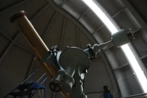 Межзвездная комета 3I/ATLAS: аномальное поведение и учения по защите от космических угроз