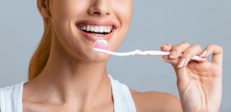 Миф о важности дорогих технологий в уходе за зубами развеян учеными