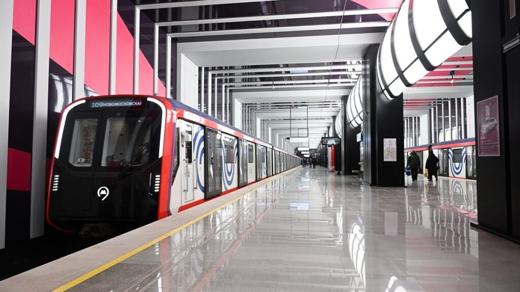 Московский транспорт работает в Новый год и после боя курантов