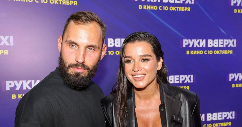 Муж Ксении Бородиной решил штурмовать Эверест