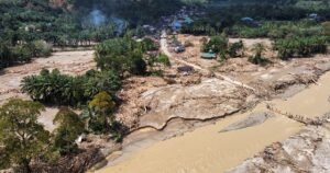 Наводнения и оползни в Индонезии: число жертв достигло 837