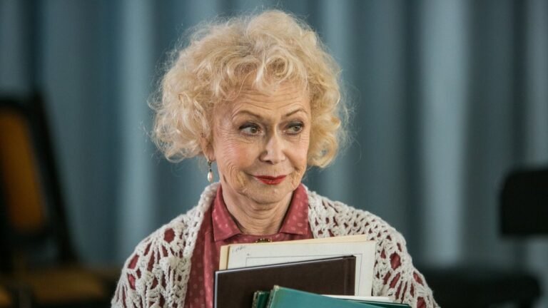 Немоляева рассказала о своем отношении к новогодним кинопоказам