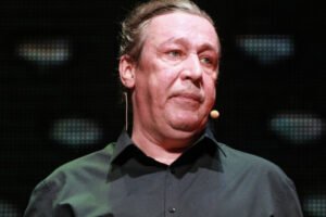 Никита Михалков помогает Михаилу Ефремову вернуться к работе после тюрьмы