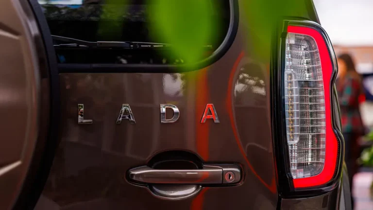 Обновлённая Lada Niva Travel: рост спроса и новые возможности