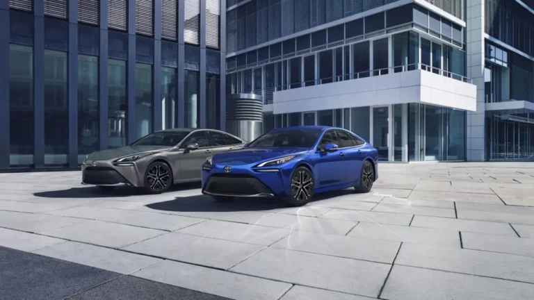 Обновленный Toyota Mirai 2026: водородный седан нового уровня