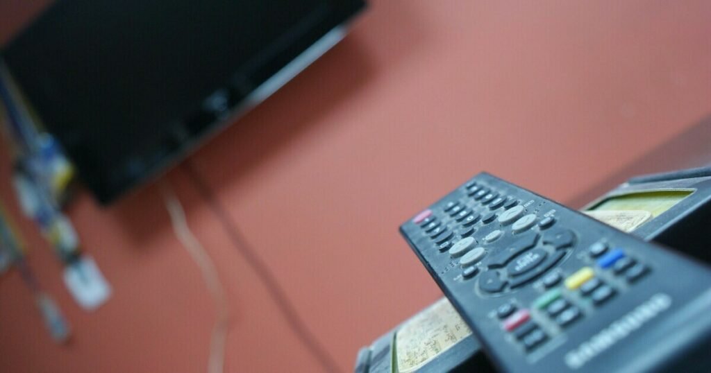 Первый канал отменил 10-й сезон шоу «Три аккорда» с Ларисой Долиной