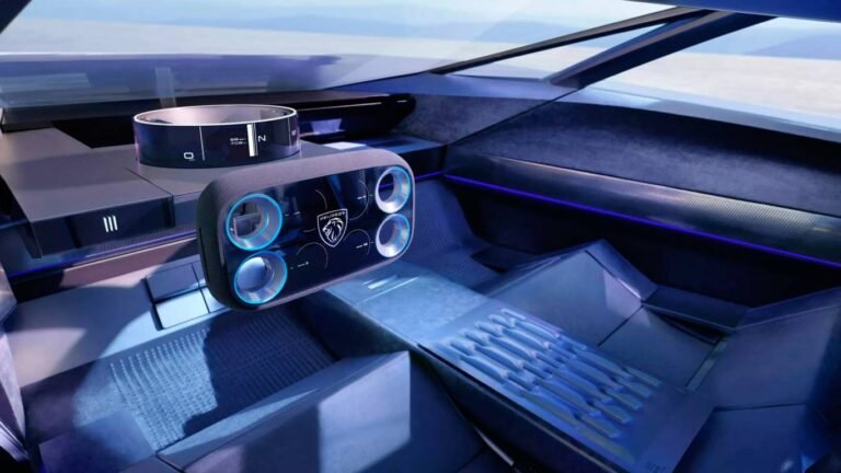 Peugeot тестирует квадратный руль для серийных моделей