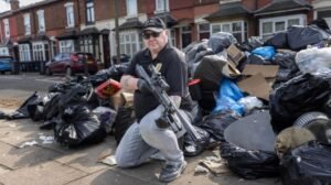 Питер Хитченс: Британия в упадке, молодым лучше уехать