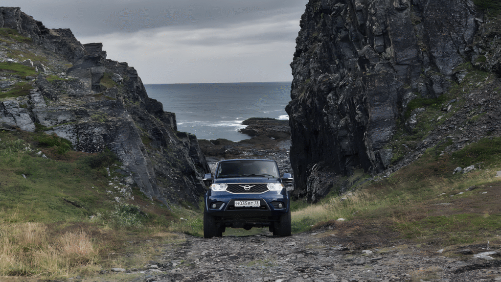 Продажи новых автомобилей УАЗ в ноябре рухнули на 46%