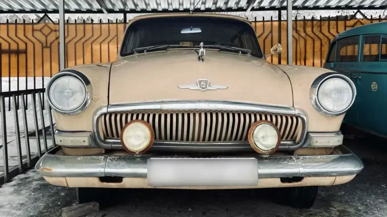 Редкая Волга ГАЗ-21Р из СССР продается за 1,9 млн рублей