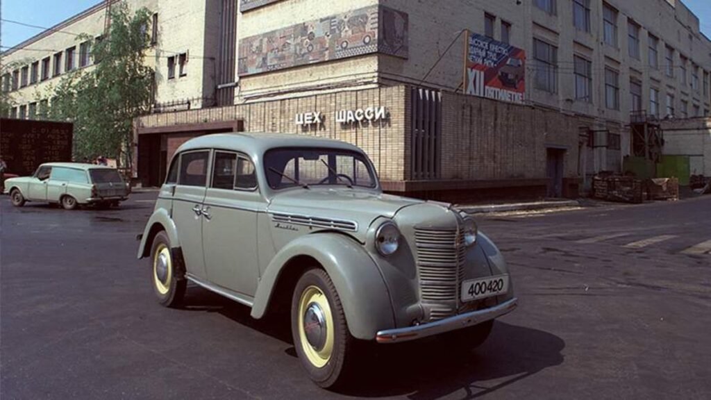 Редкие 'Москвичи': эксперт раскрывает секреты гоночных моделей АЗЛК