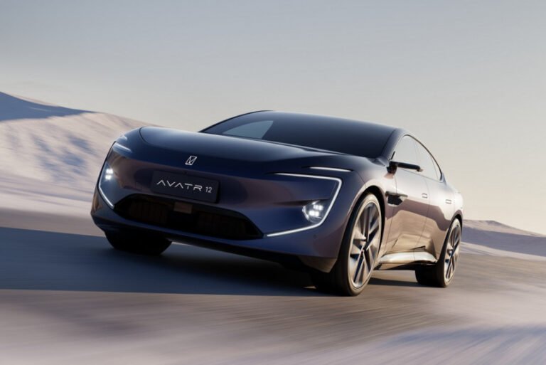 Седан Avatr 12: комплектации и цены в России