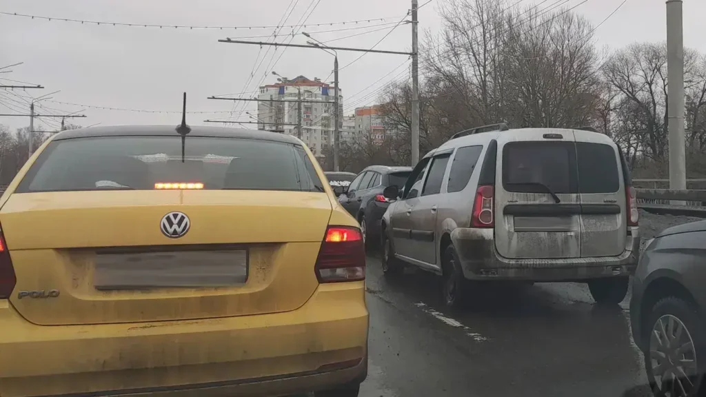 Секреты выживания вашего авто в пробках: советы эксперта