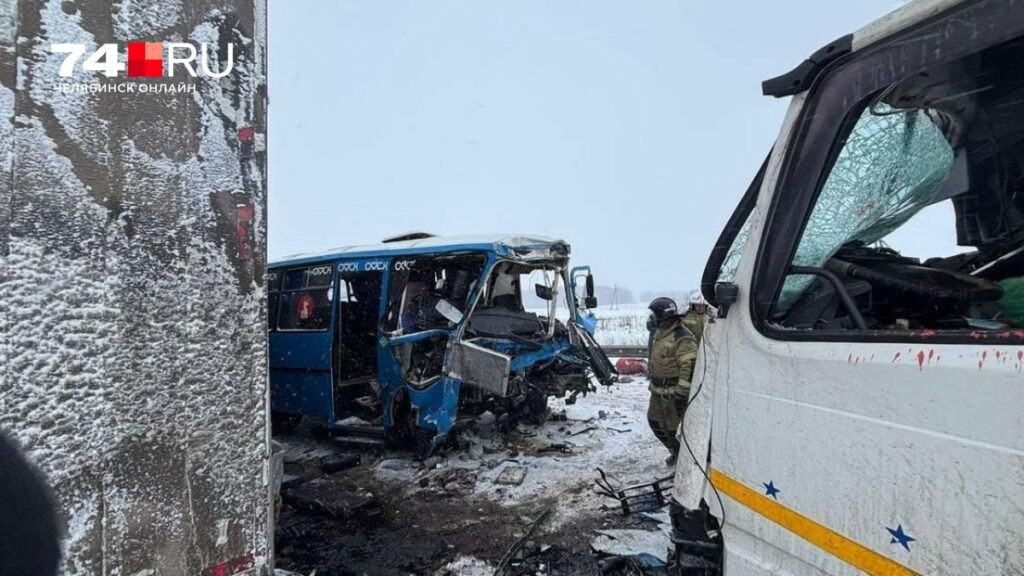 Смертельное ДТП на трассе Тюмень — Омск: автобус с детьми разбился, есть погибшие
