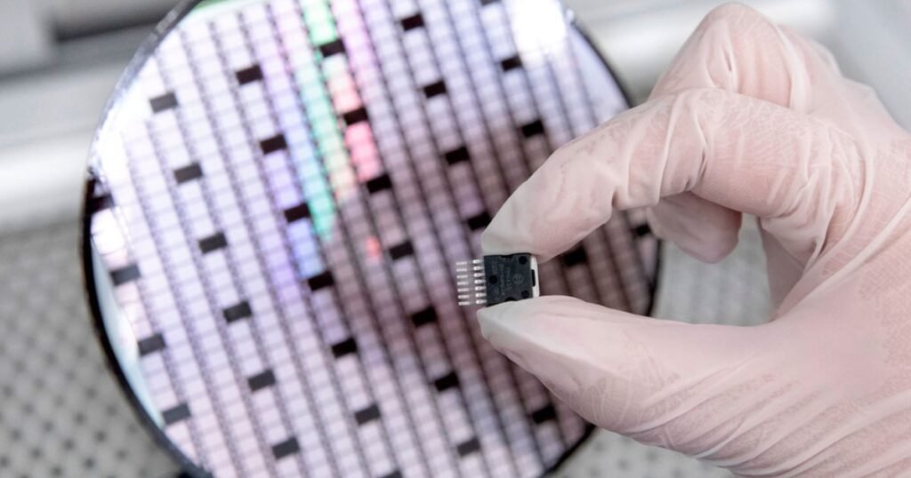 США намерены ограничить экспорт передовых чипов в Россию и Китай