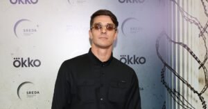 Станислав Бондаренко показал идеальный пресс в новом видео