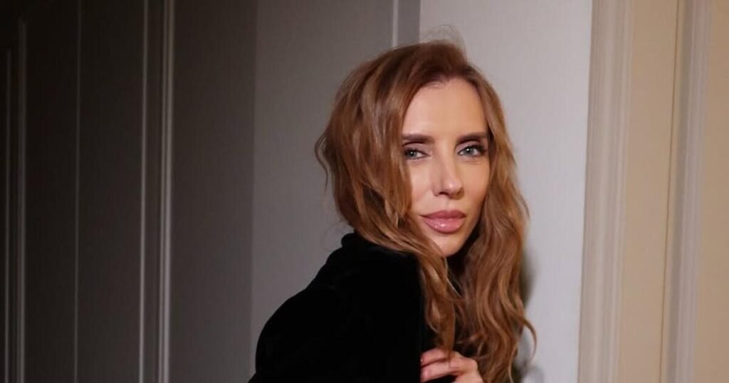 Светлана Бондарчук в 57 лет поразила поклонников осиной талией