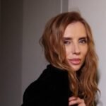 Светлана Бондарчук в 57 лет поразила поклонников осиной талией