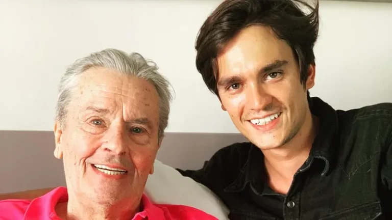 Сын Алена Делона борется за наследство: требует исключить сестру из завещания