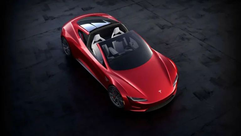 Tesla в активном поиске талантов для запуска суперкара Roadster