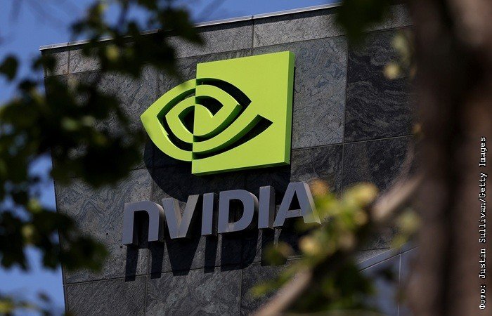 Трамп разрешил Nvidia экспортировать в Китай чипы H200 для ИИ